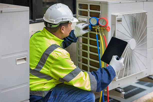 Professional Ductwork Repair technician working in Hitchcock, TX